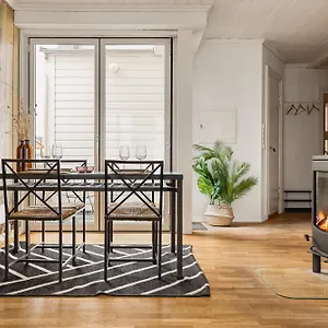 Spacious! 2024 Renovated! 4 Bedrooms! Apartment